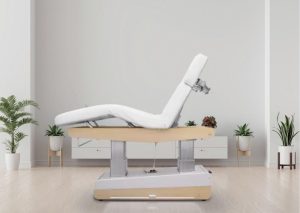 Swop Spa Massagebank Soft Light Wood met armsteunen, memory en verwarming op 2 pilaren (met ingebouwde wieltjes)