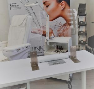 Écran de prévention manicure Protecta 60cm x 60 cm - trou 35cm x 20cm