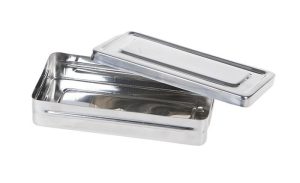Boîte à instruments en inox avec couvercle, 18 x 8 x 4cm.